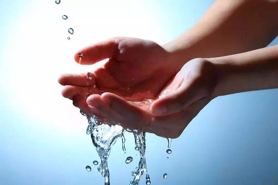 春風化雨潤如酥 —全國青少年健康飲水工程實施三周年側(cè)記